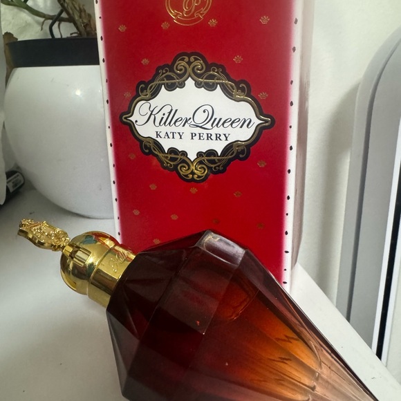 Katy Perry - Picture 2 of 2